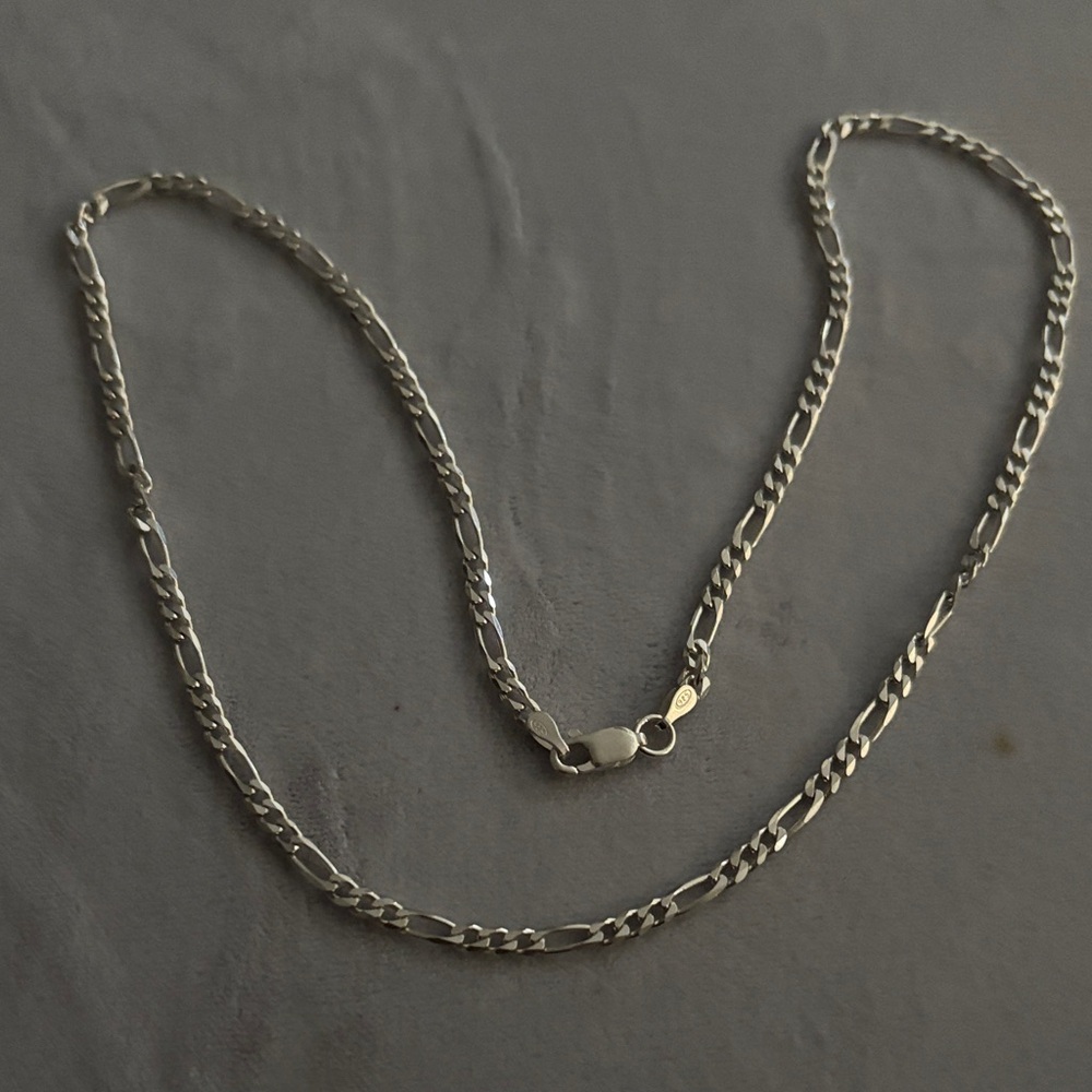 Chic Silver Chain Necklace - Picture 2 of 10
